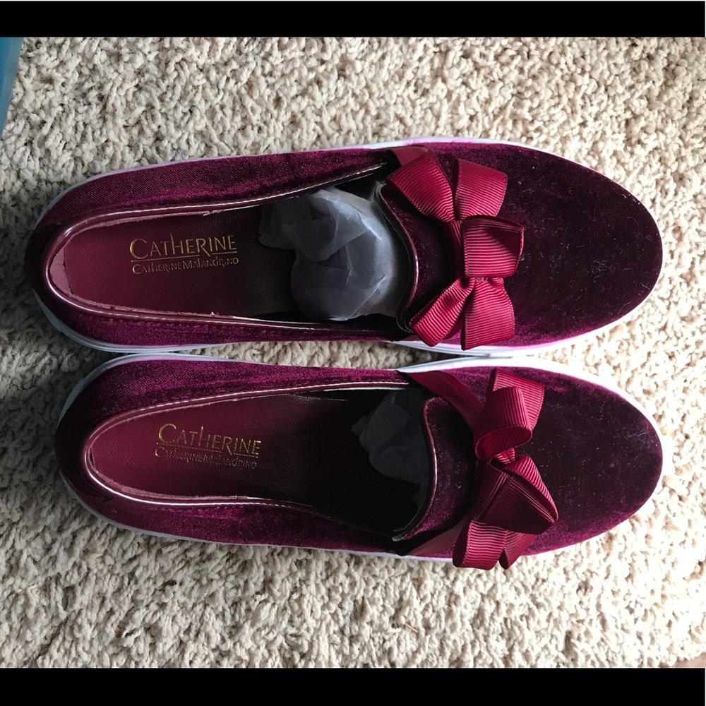 Catherine Malandrino velvet slip on sneaker